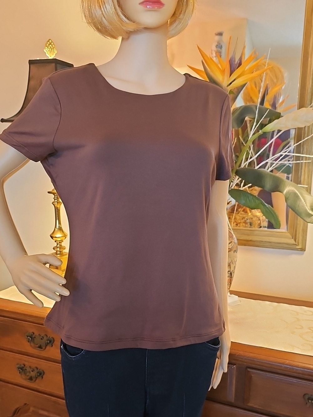Essential Short-Sleeve Crewneck Top in Brown